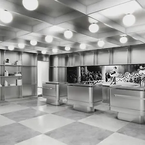 Revery Downtown, Curio Collection By Hilton **** Toronto