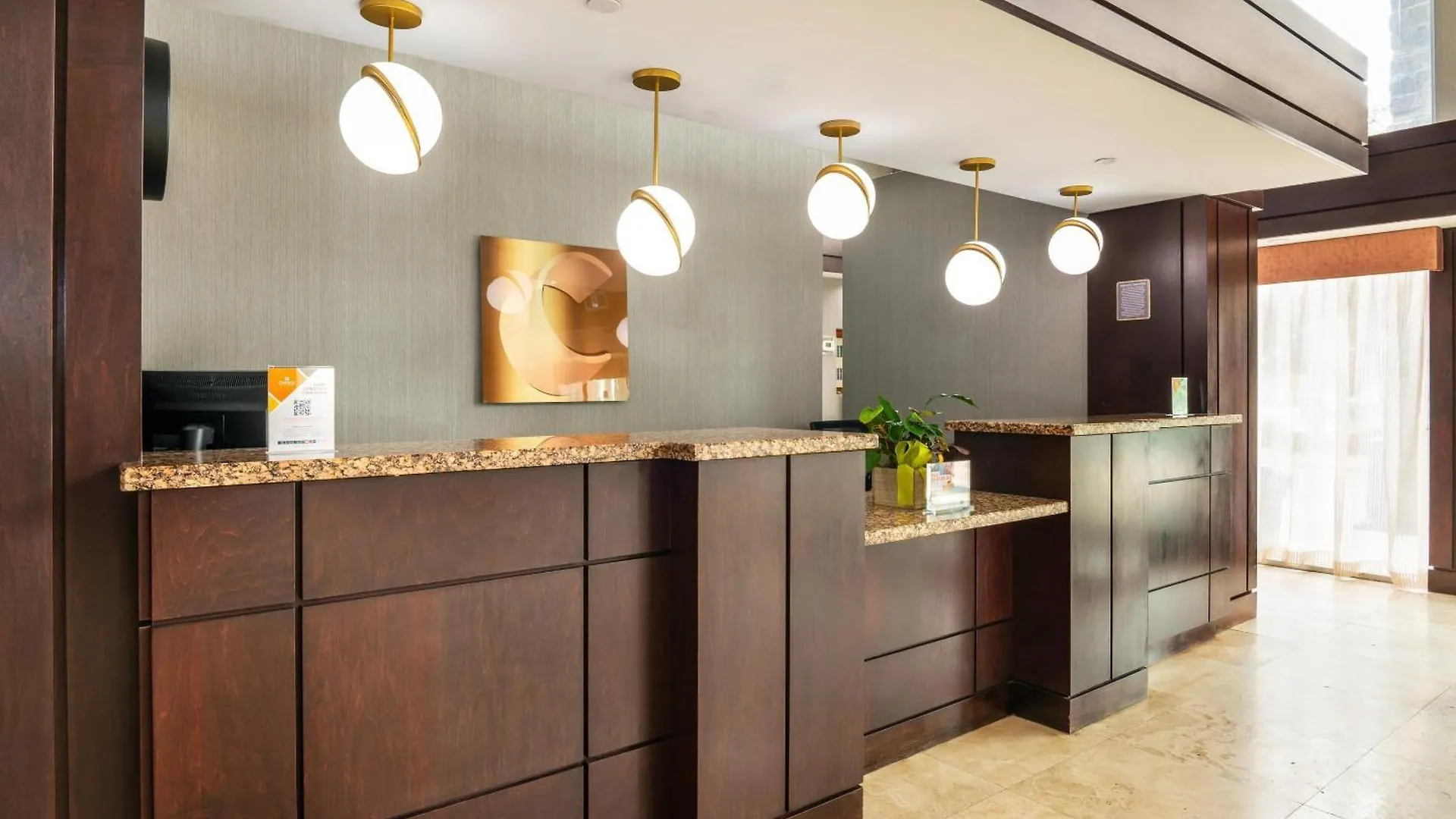 Comfort Inn & Conference Centre Toronto Airport 3*,