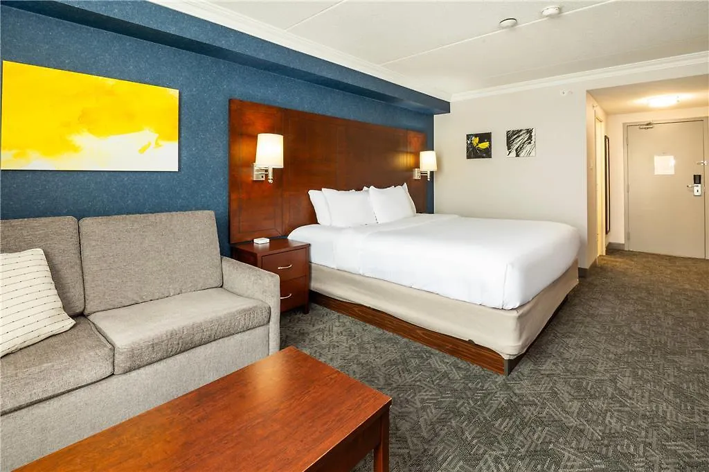 Comfort Inn & Conference Centre Toronto Airport 3*,