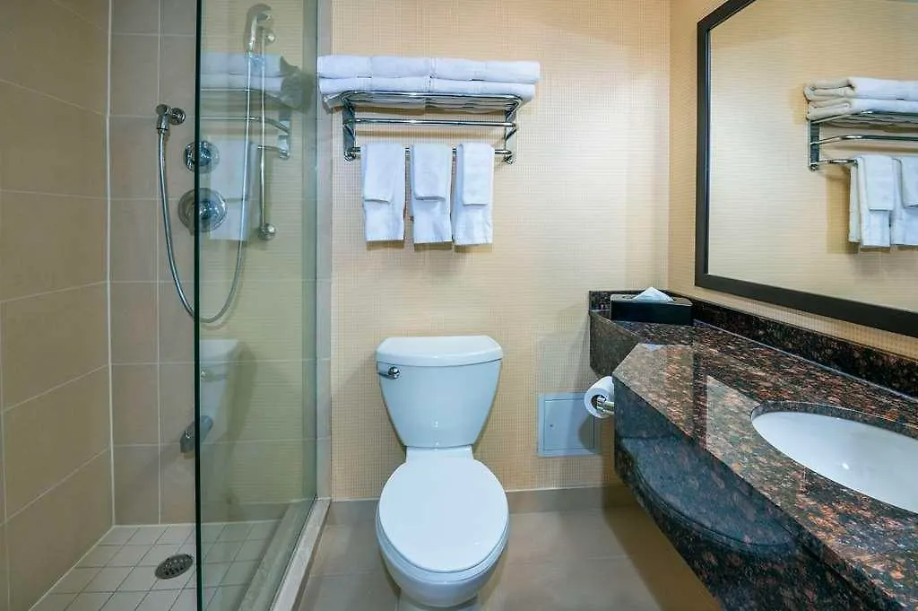 Comfort Inn & Conference Centre Toronto Airport 3*,  קנדה