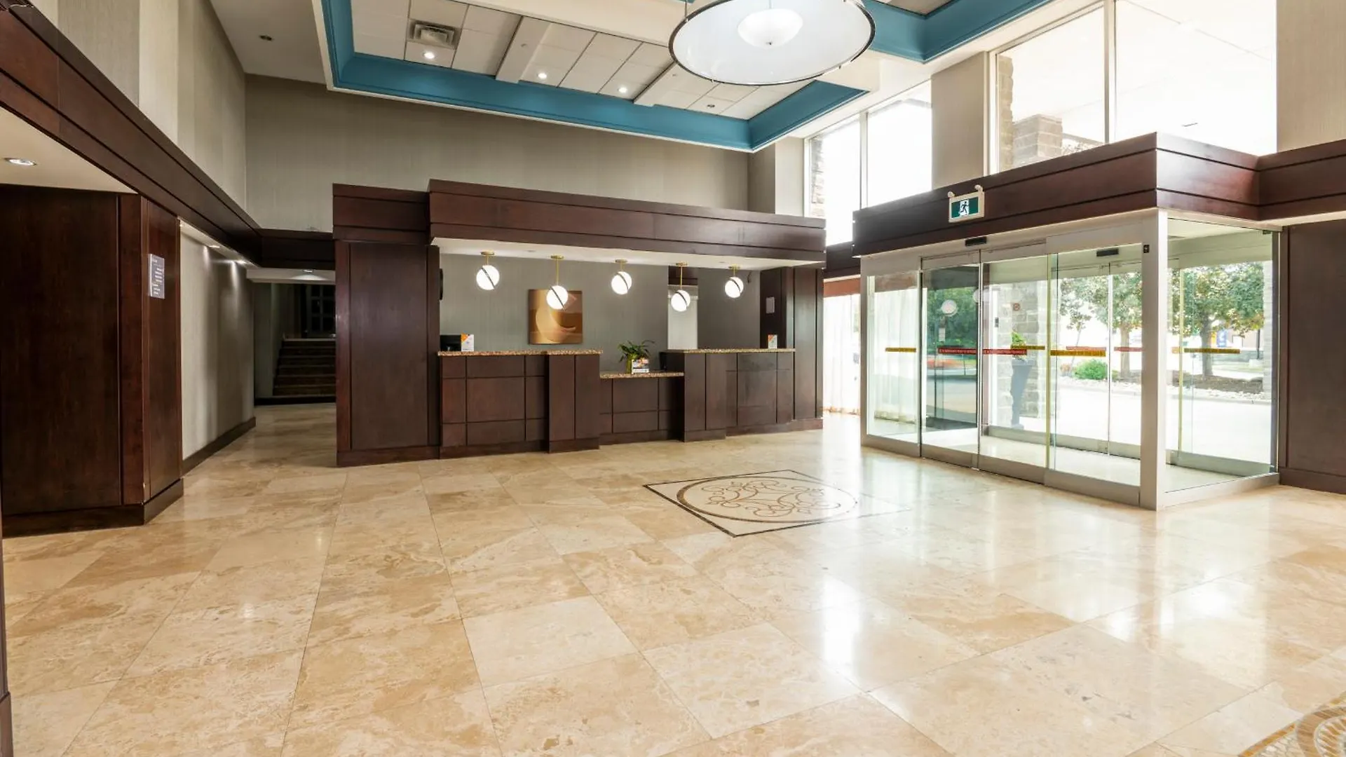 ***  Comfort Inn & Conference Centre Toronto Airport קנדה