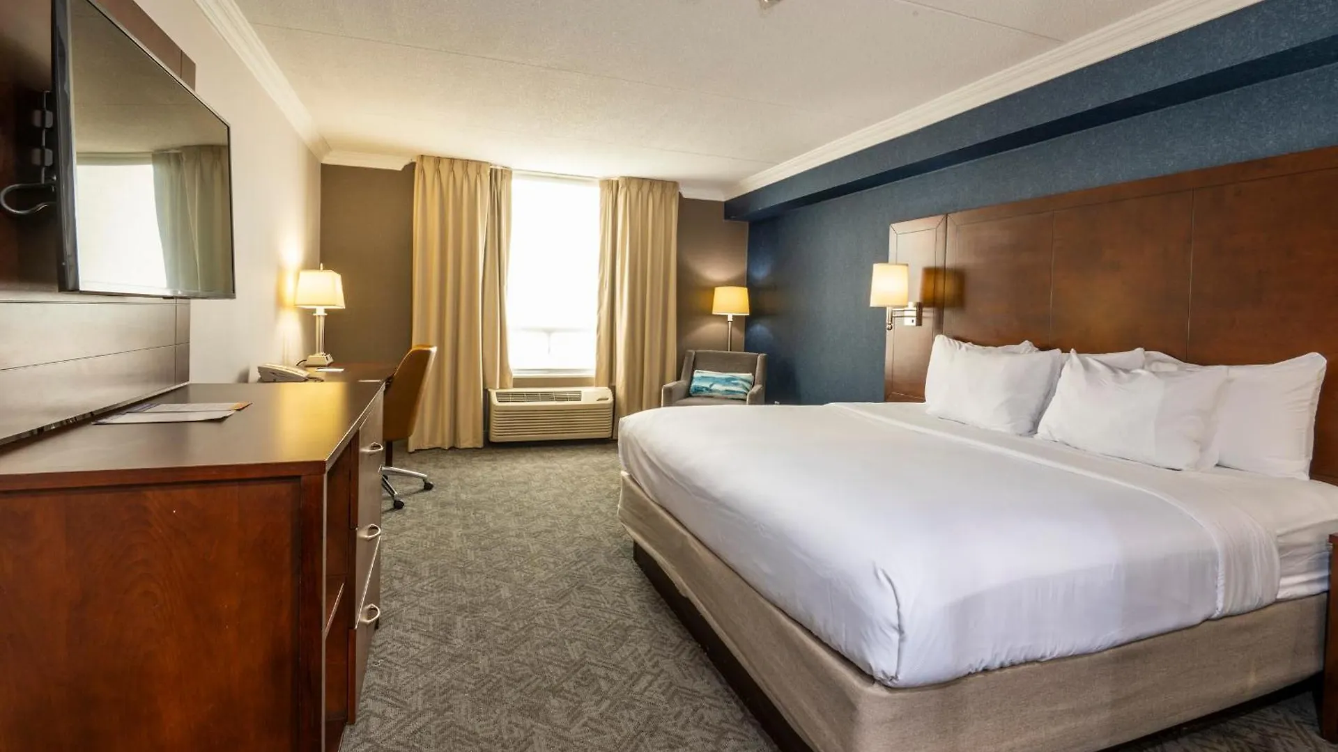 Comfort Inn & Conference Centre Toronto Airport 3*,