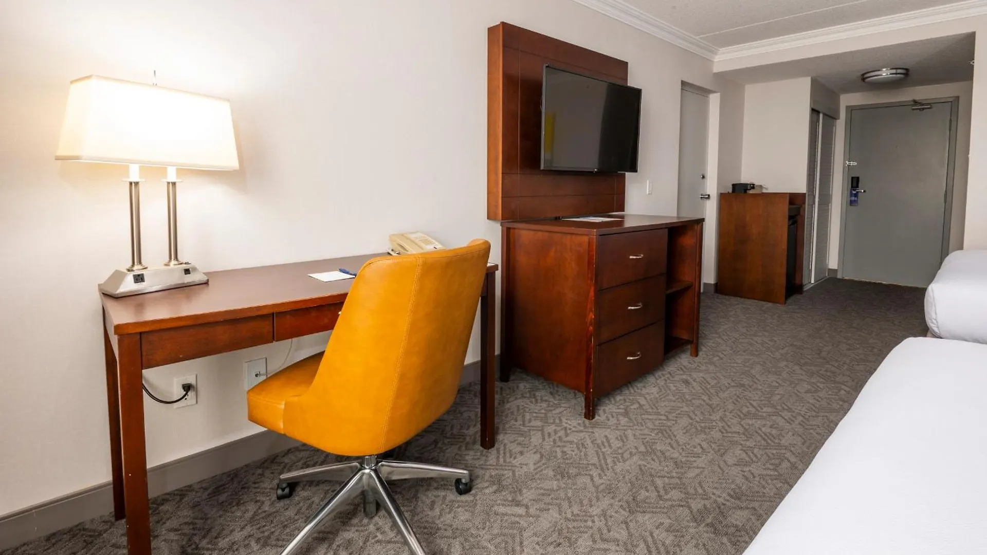Comfort Inn & Conference Centre Toronto Airport 3*,